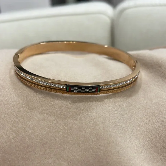 Gucci like bracelet. - Picture 2 of 7